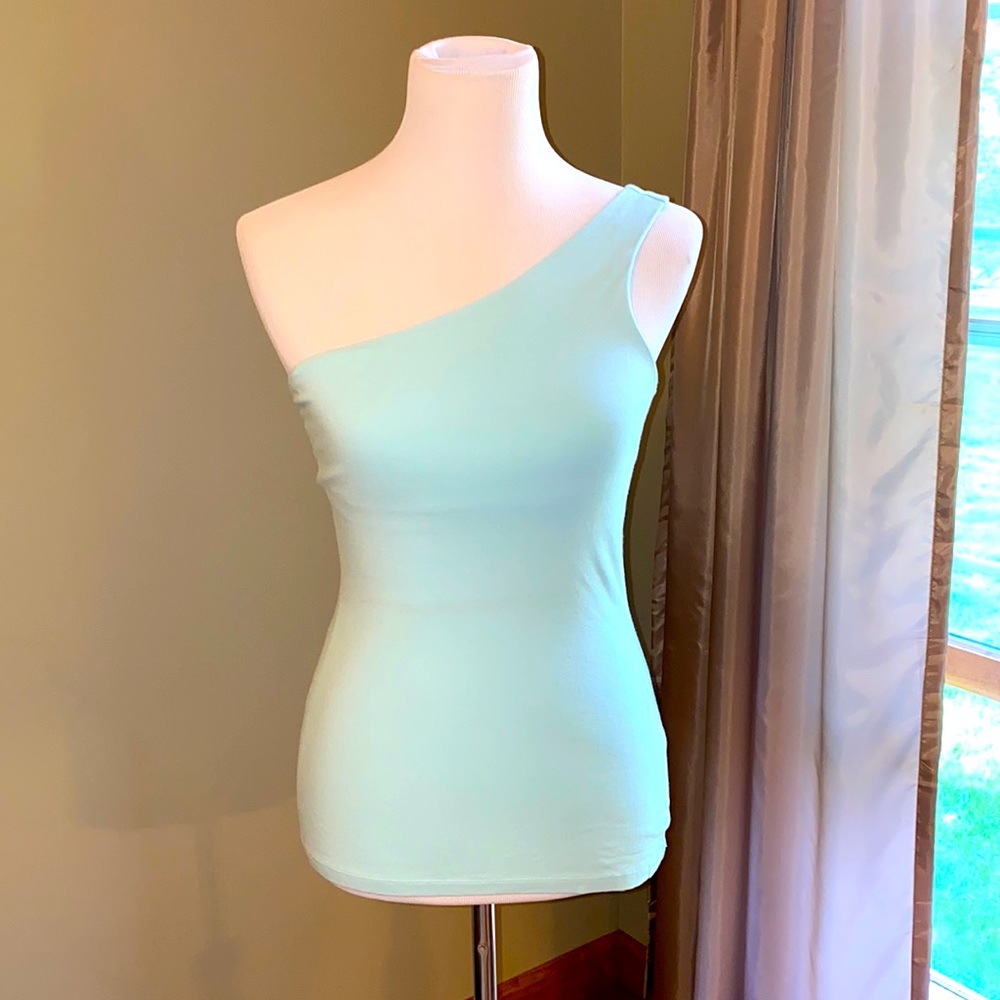 One shoulder tank